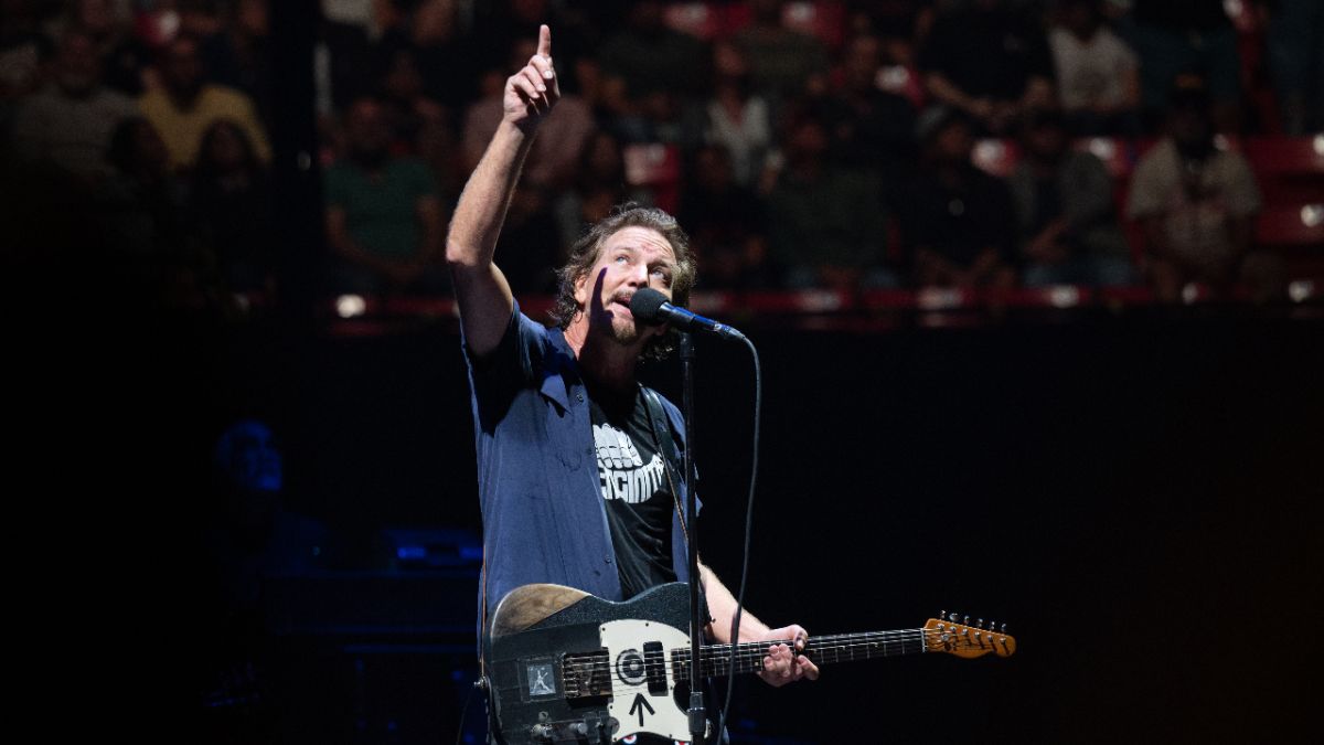 Pearl Jam cancel second show this week after Eddie Vedder damages vocal cords at Lollapalooza Paris | Louder